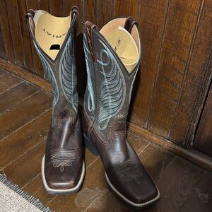 Ariat women’s Dark Brown and Blue Western Boots